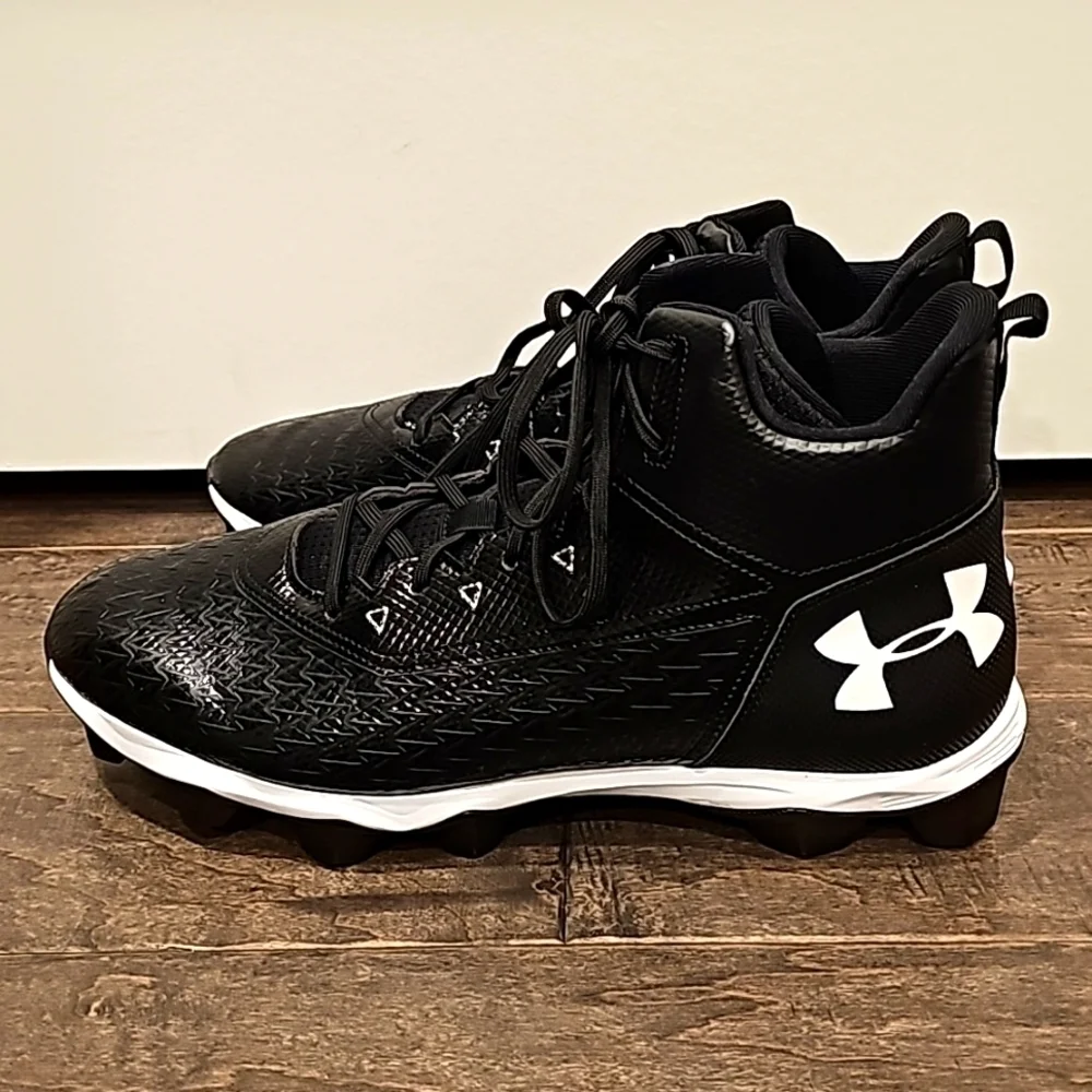 Under Armour Men's Football Cleats sz 13